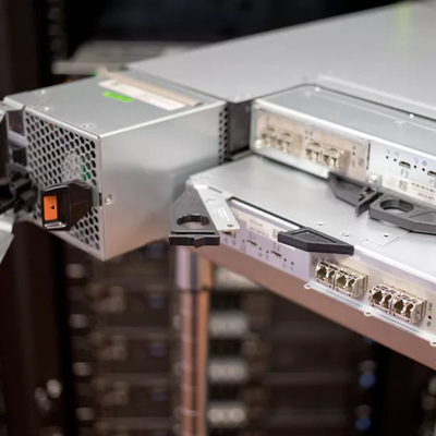 Serwer pamięci masowej SSD SAS 3,84T 24 dyski Macierz pamięci masowej DELL EMC PowerVault ME5024