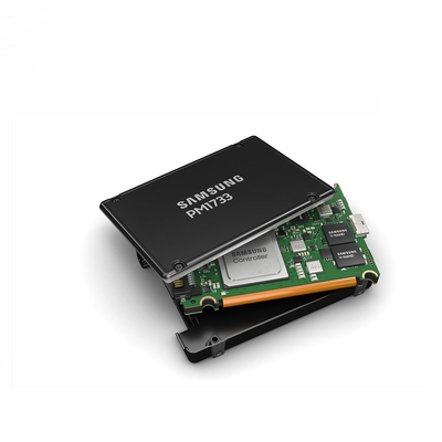 PCIe Gen4 X4 NVMe U.2 2,5-calowy wewnętrzny dysk SSD Samsung PM1733 SSD 3,84 TB