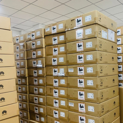 S6730S-S24X6Q Przełącznik Huawei 24 10G SFP+ 6 40GE QSFP Zawiera 1 zasilacz sieciowy 600 W